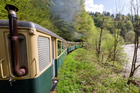 The Best Scenic Train Trips in the U.S. for Spring Travelers