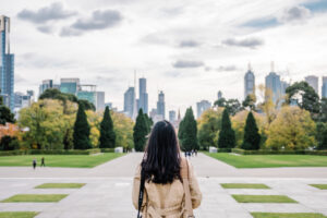Big City Buzz or Small Town Calm: How Your Travel Rhythm Really Changes
