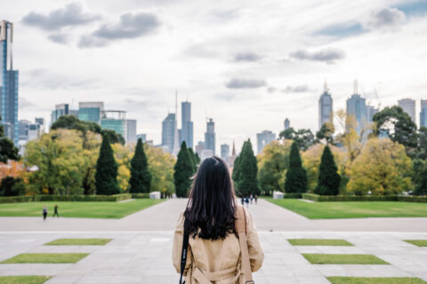 Big City Buzz or Small Town Calm: How Your Travel Rhythm Really Changes