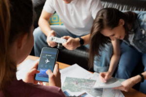 Choosing Between Budget Airlines and Full-Service Flights for Smarter Travel